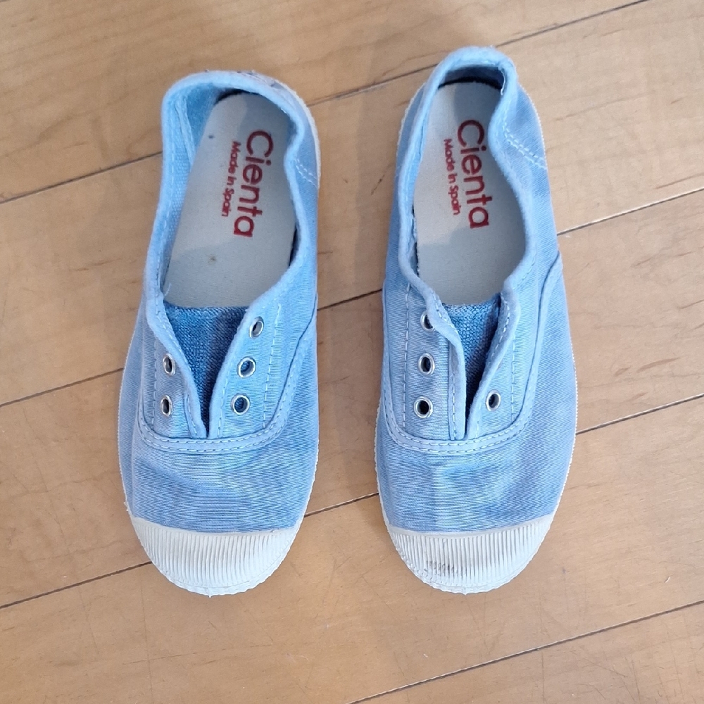 Cienta Kids Light Blue Slip-On Sneakers
